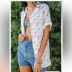 HOUSE OF SUNNY Happy Days Short Sleeve Button Down Shirt